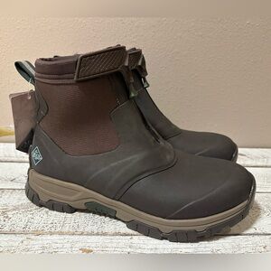 The Original Muck Boot Men’s Apex Mid Zip Ankle Boot - NWT